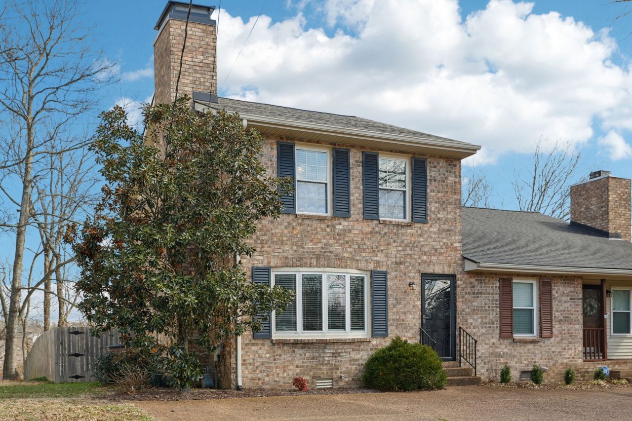 410 Hill Rd, Nashville, TN 37220 Main Photo