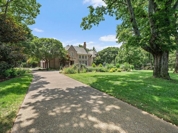 1206 Belle Meade Blvd, Nashville, TN 37205