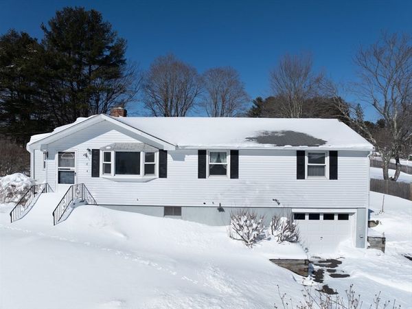 8 Apache Rd, Bellingham, MA 02019
