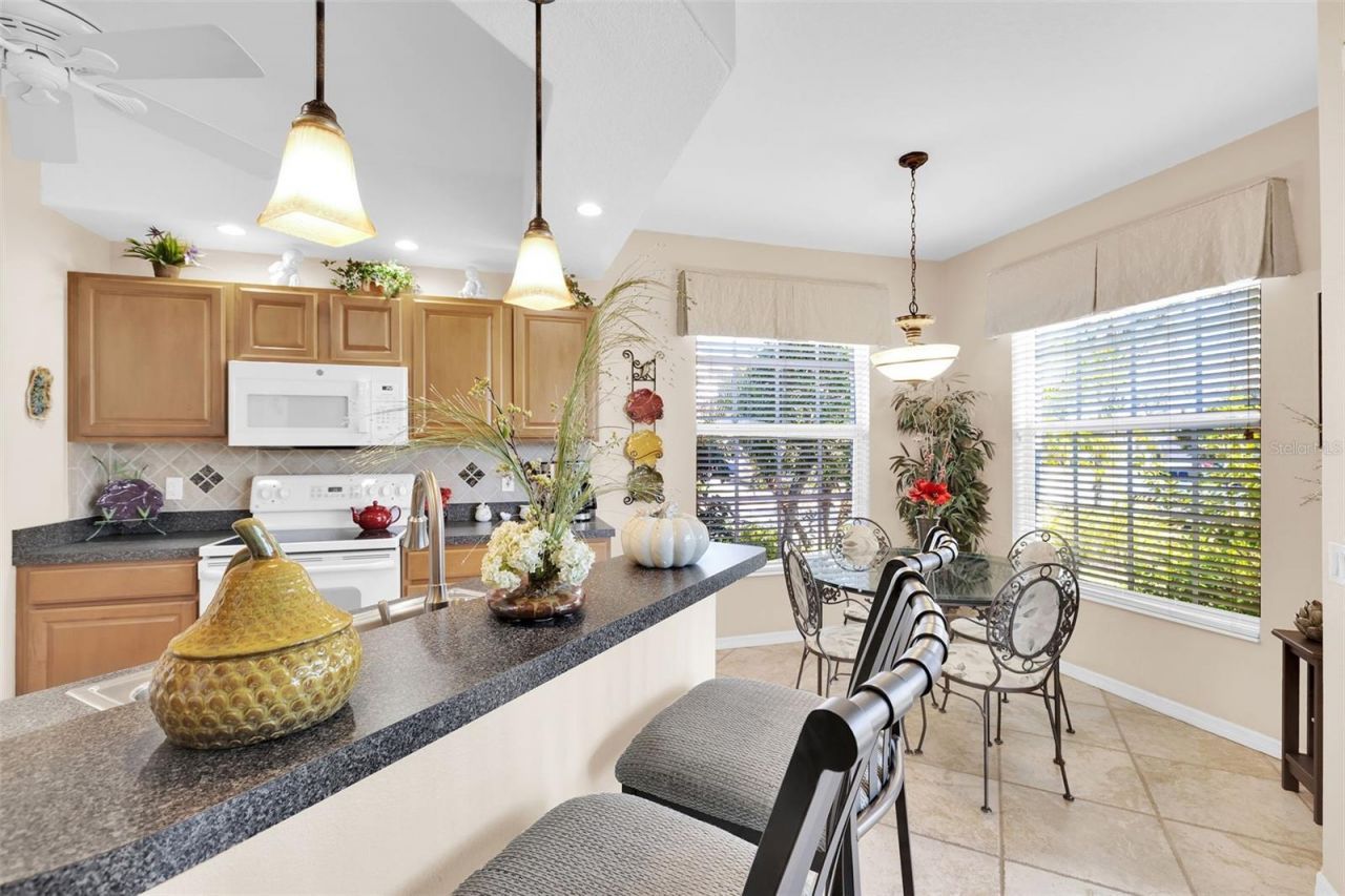 4533 Cinnamon Drive, Unit 2707, Sarasota, FL 34238 Photo