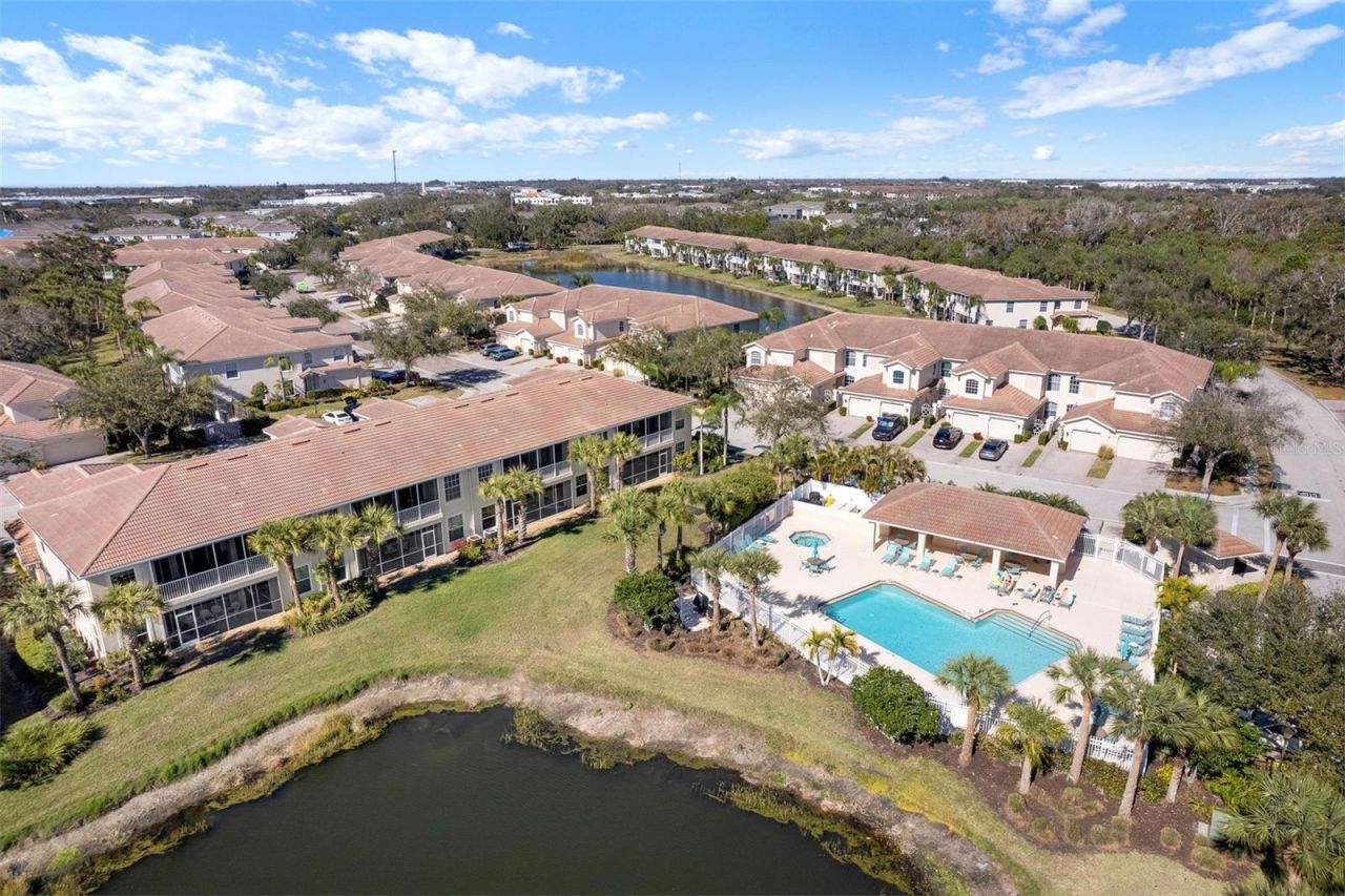 4533 Cinnamon Drive, Unit 2707, Sarasota, FL 34238 Photo