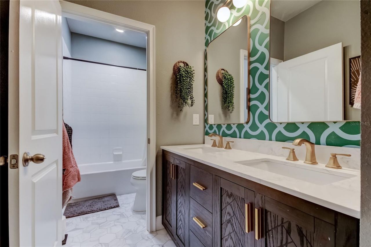 11403 Quiet Forest Drive, Tampa, FL 33635 Photo