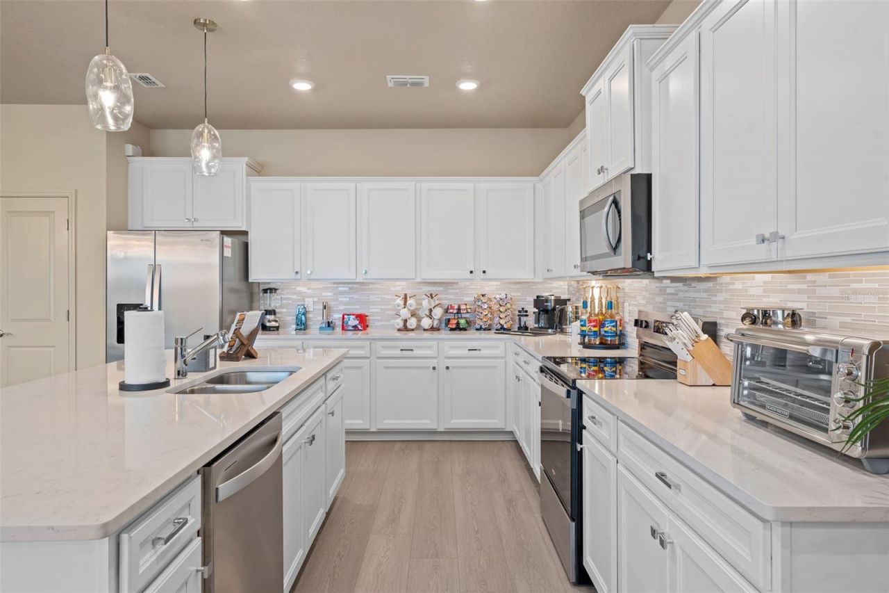 16016 Sandy Cliffs Drive, Clermont, FL 34714 Photo