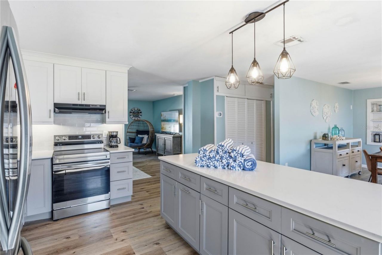 205 Haverkos Court, Holmes Beach, FL 34217 Photo