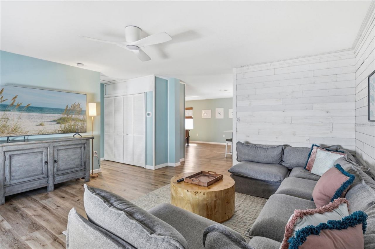 205 Haverkos Court, Holmes Beach, FL 34217 Photo