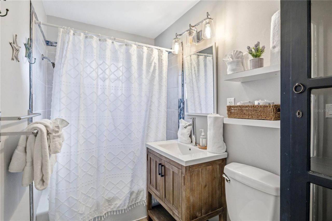 205 Haverkos Court, Holmes Beach, FL 34217 Photo