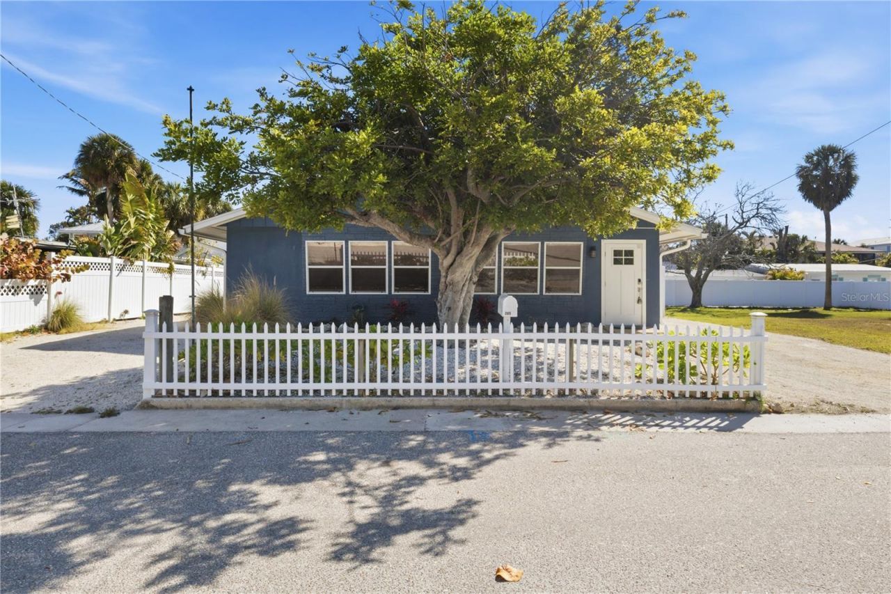 205 Haverkos Court, Holmes Beach, FL 34217 Photo