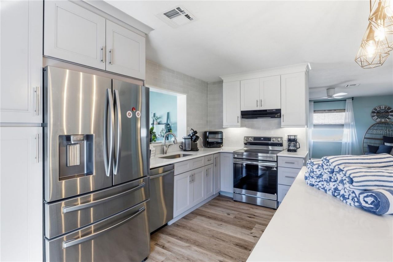 205 Haverkos Court, Holmes Beach, FL 34217 Photo