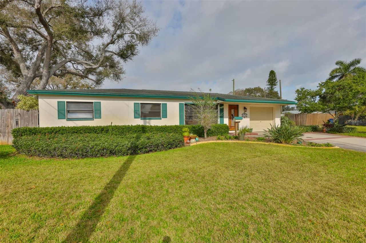 6728 19th Street N, Saint Petersburg, FL 33702 Main Photo