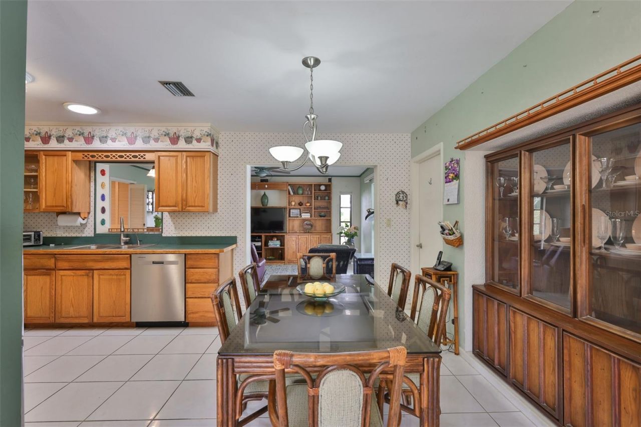 6728 19th Street N, Saint Petersburg, FL 33702 Photo