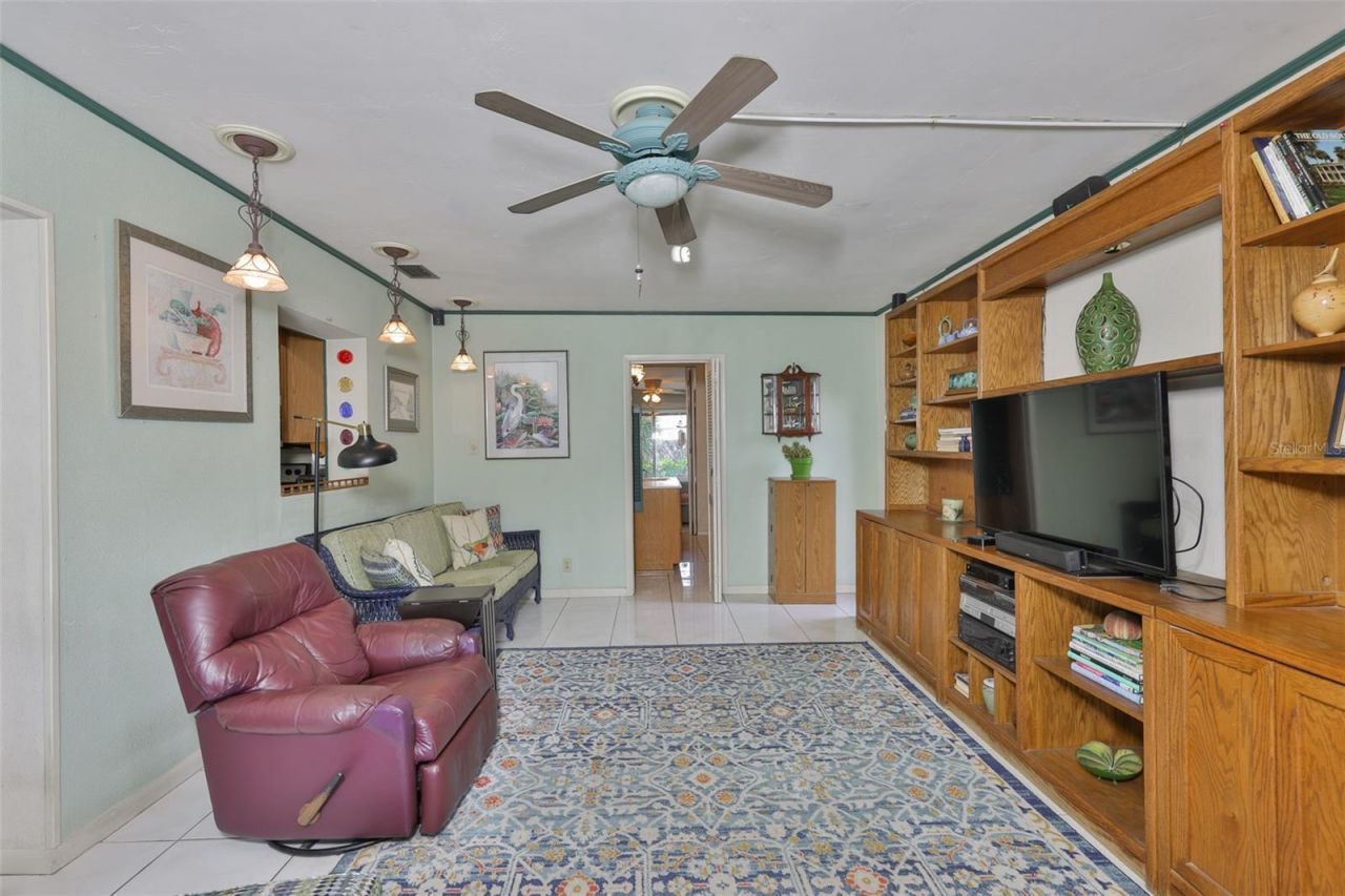 6728 19th Street N, Saint Petersburg, FL 33702 Photo