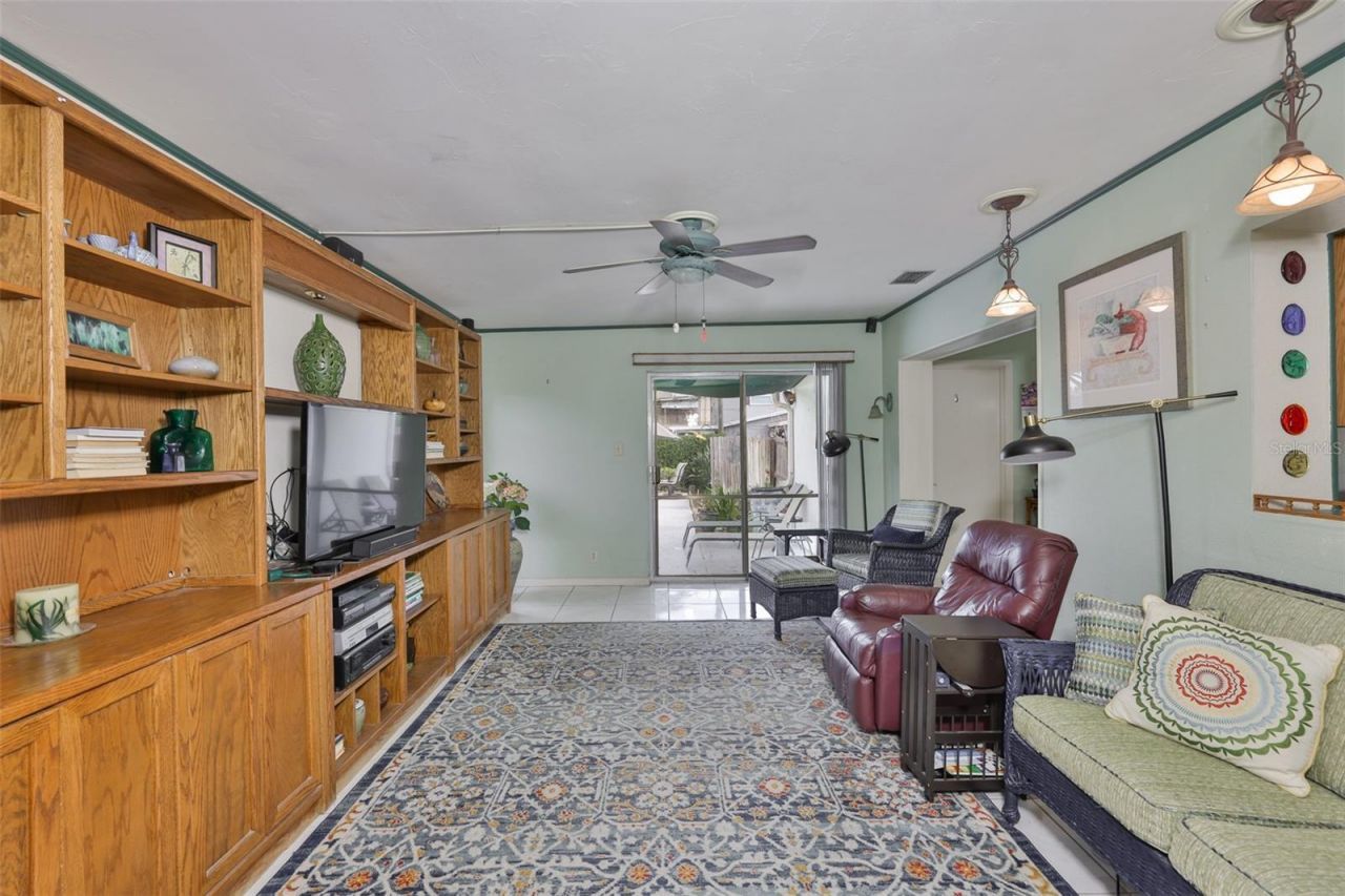 6728 19th Street N, Saint Petersburg, FL 33702 Photo