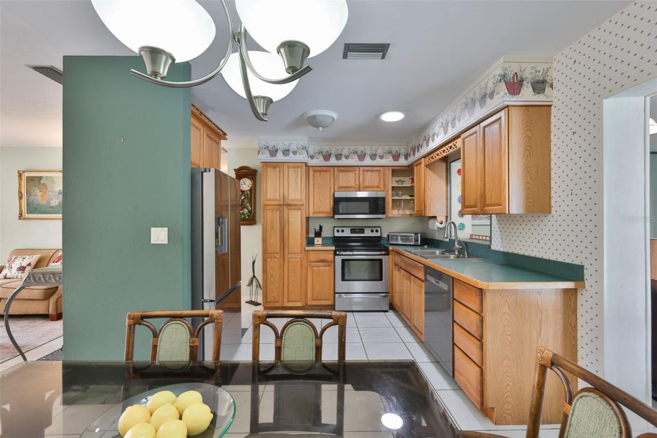 6728 19th Street N, Saint Petersburg, FL 33702 Photo