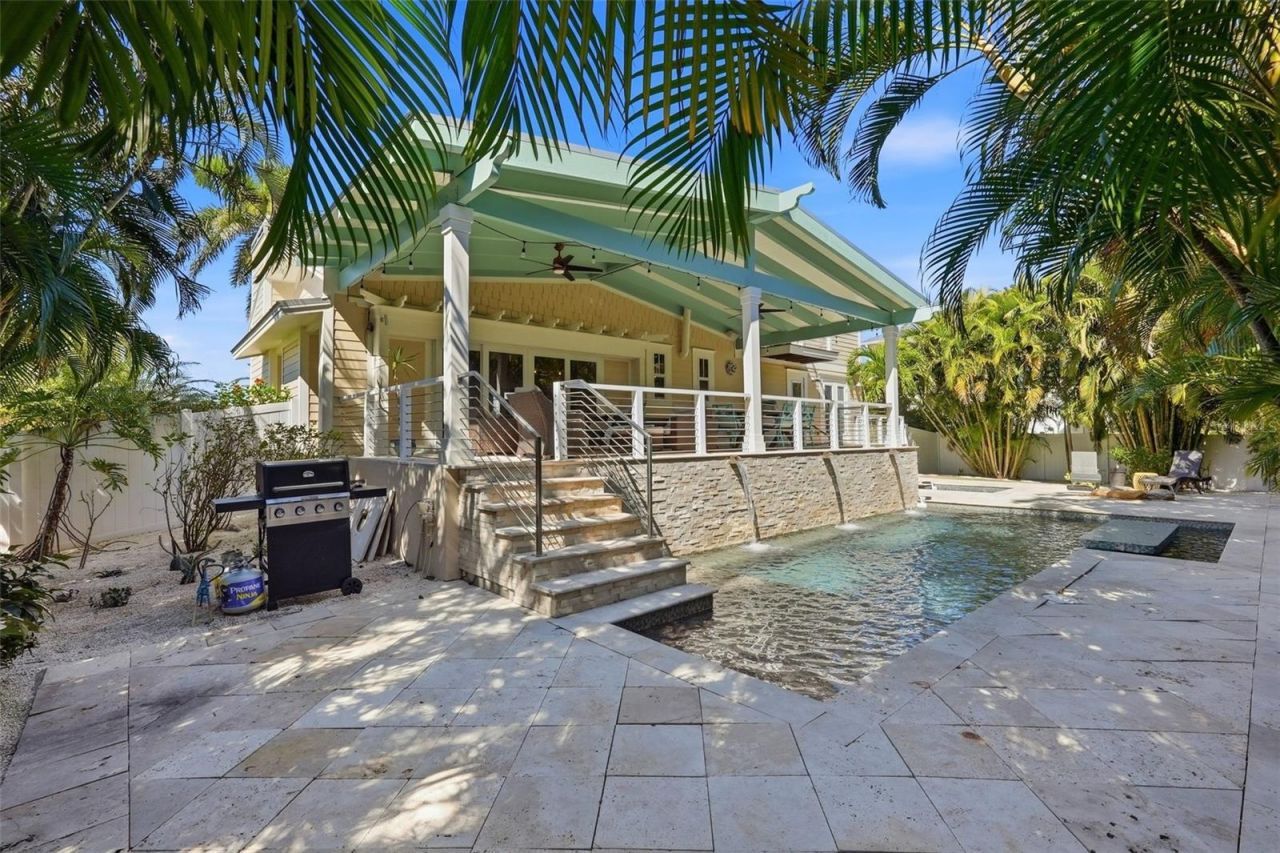 213 84th Street, Holmes Beach, FL 34217 Photo