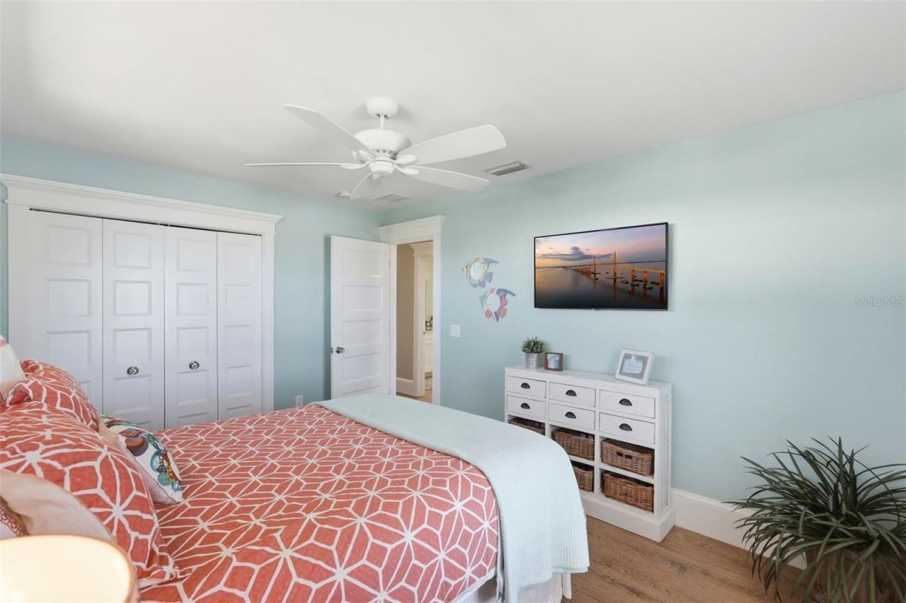 213 84th Street, Holmes Beach, FL 34217 Photo