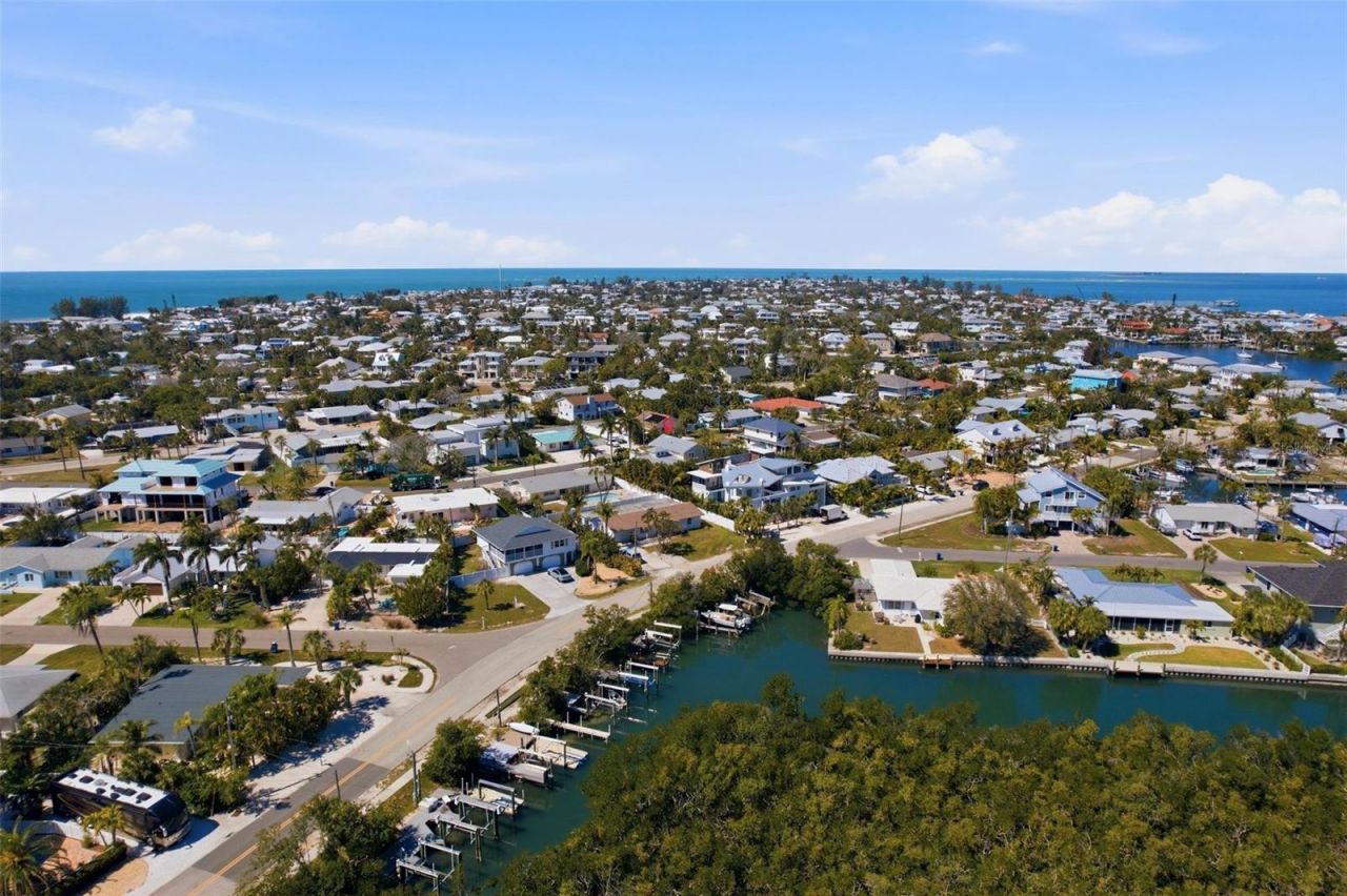 213 84th Street, Holmes Beach, FL 34217 Photo