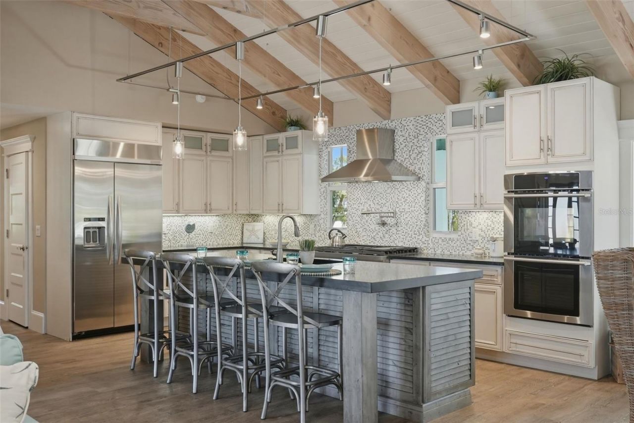 213 84th Street, Holmes Beach, FL 34217 Photo