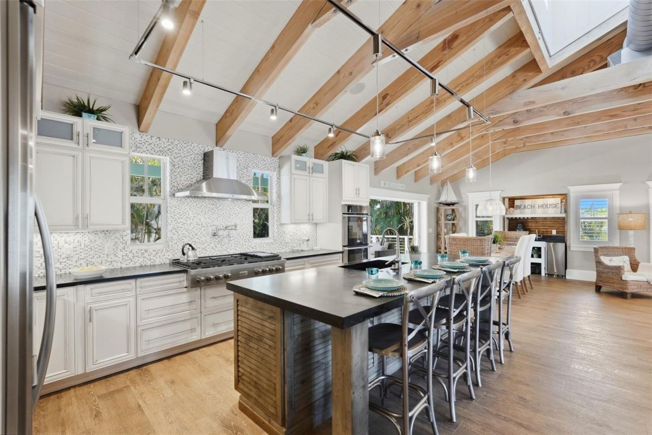 213 84th Street, Holmes Beach, FL 34217 Photo