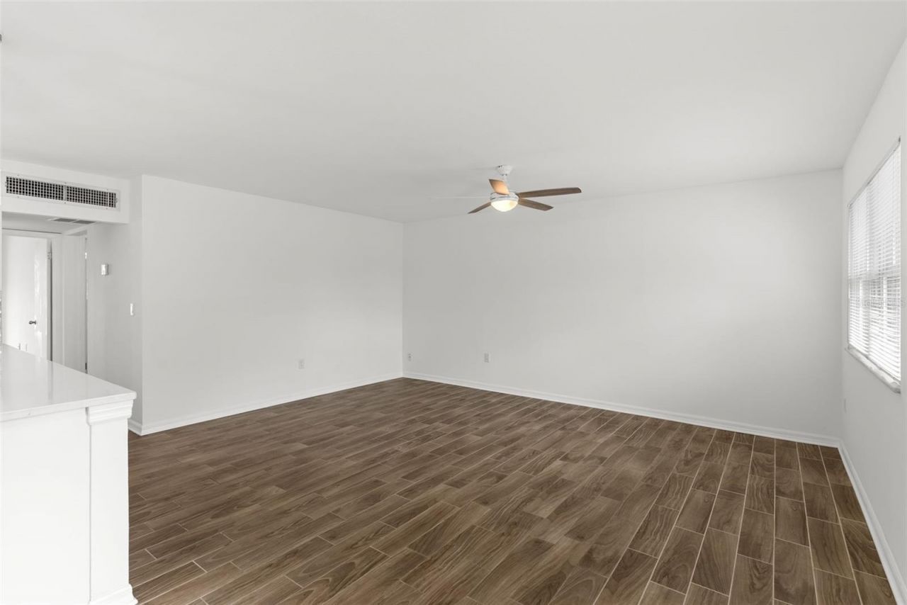 205 Kings Boulevard, Unit 52, Sun City Center, FL 33573 Photo