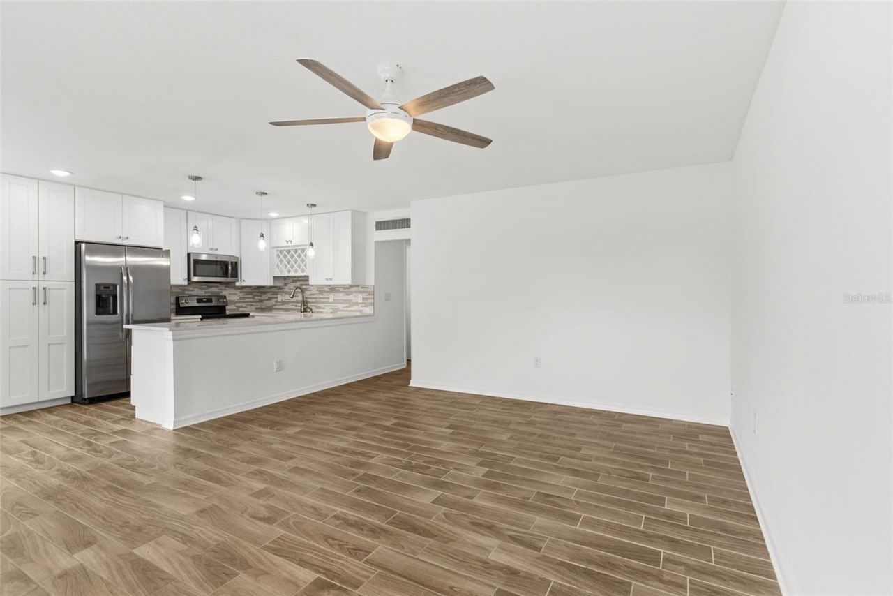 205 Kings Boulevard, Unit 52, Sun City Center, FL 33573 Photo