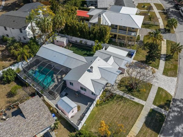 216 GROVE CIRCLE S, DUNEDIN, FL 34698