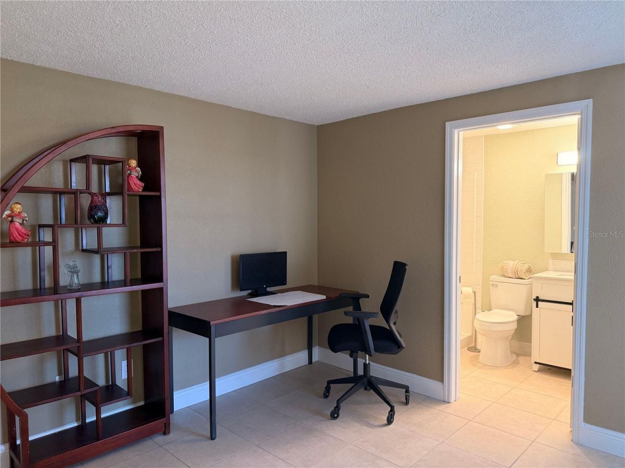 1605 Club Circle , Unit 1605, Lakeshore, FL 33854 Photo