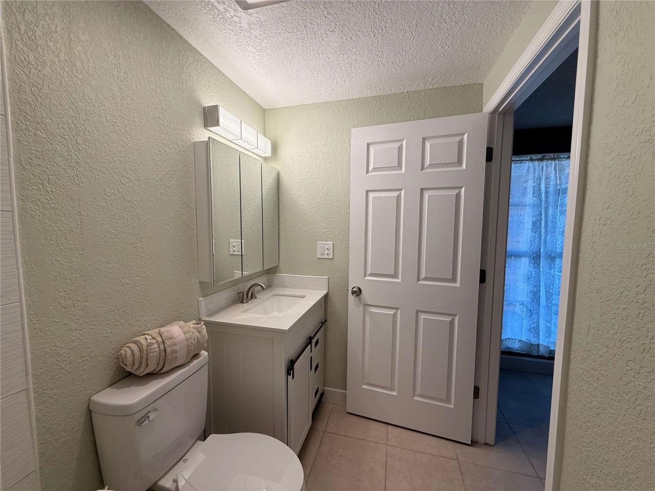 1605 Club Circle , Unit 1605, Lakeshore, FL 33854 Photo