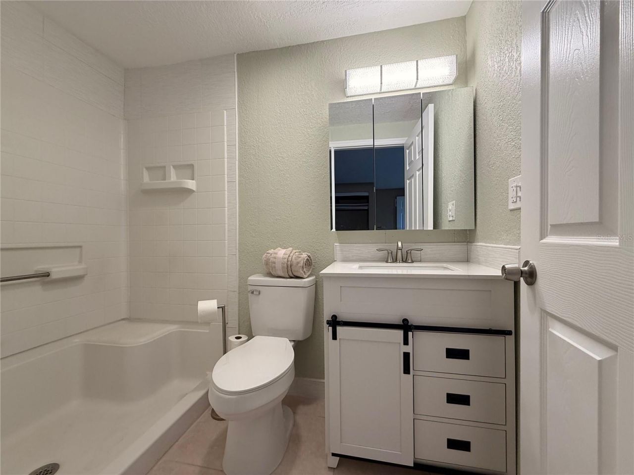 1605 Club Circle , Unit 1605, Lakeshore, FL 33854 Photo