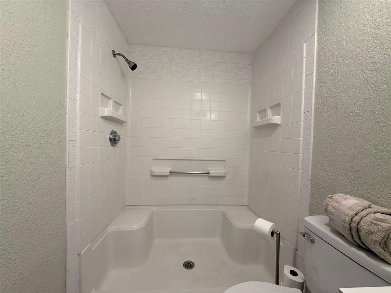 1605 Club Circle , Unit 1605, Lakeshore, FL 33854 Photo