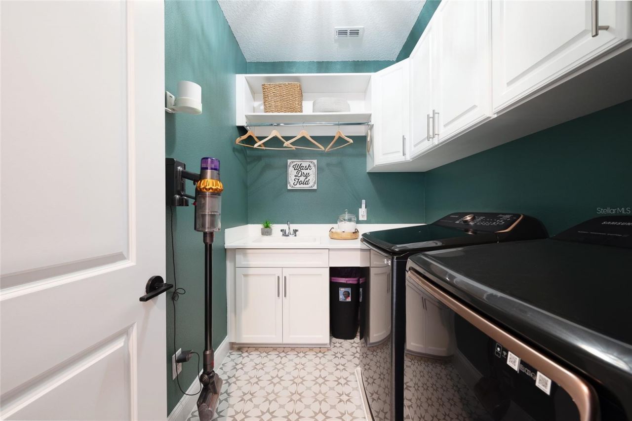 1516 Lancaster Drive, Orlando, FL 32806 Photo