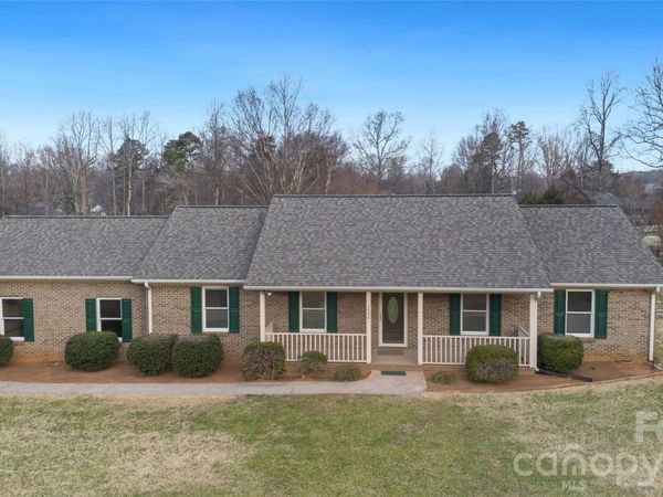 1808 Cameron Heights Circle, Denver, NC 28037