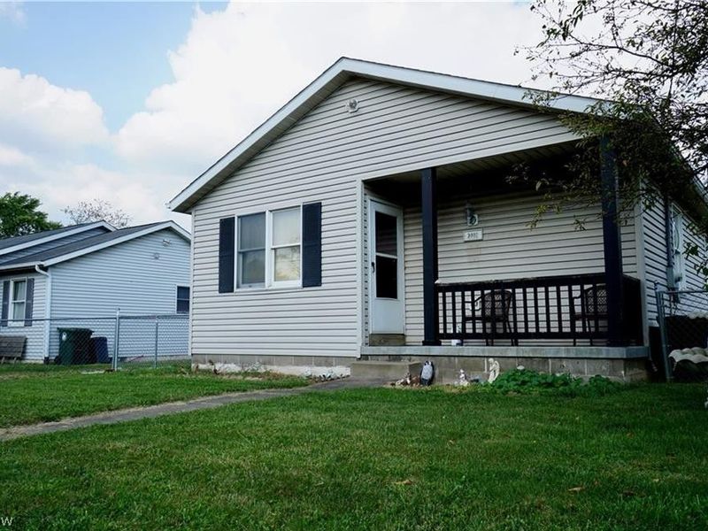 3002 Harmont Avenue NE, Canton, OH 44705 Photo 2