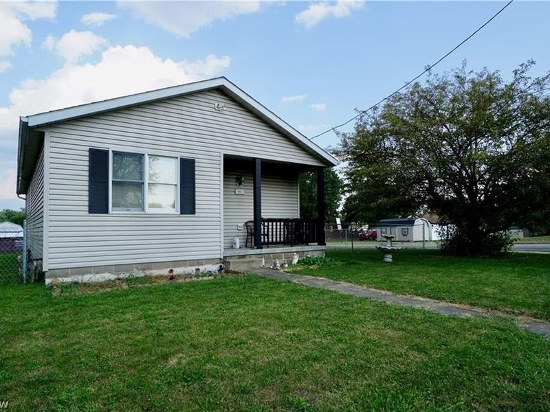 3002 Harmont Avenue NE, Canton, OH 44705 Photo 3