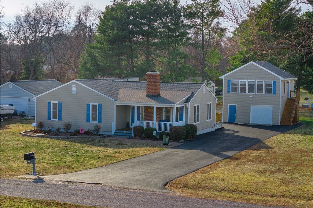 153 Sharon Hill Dr, Deltaville, VA 23043 Main Photo