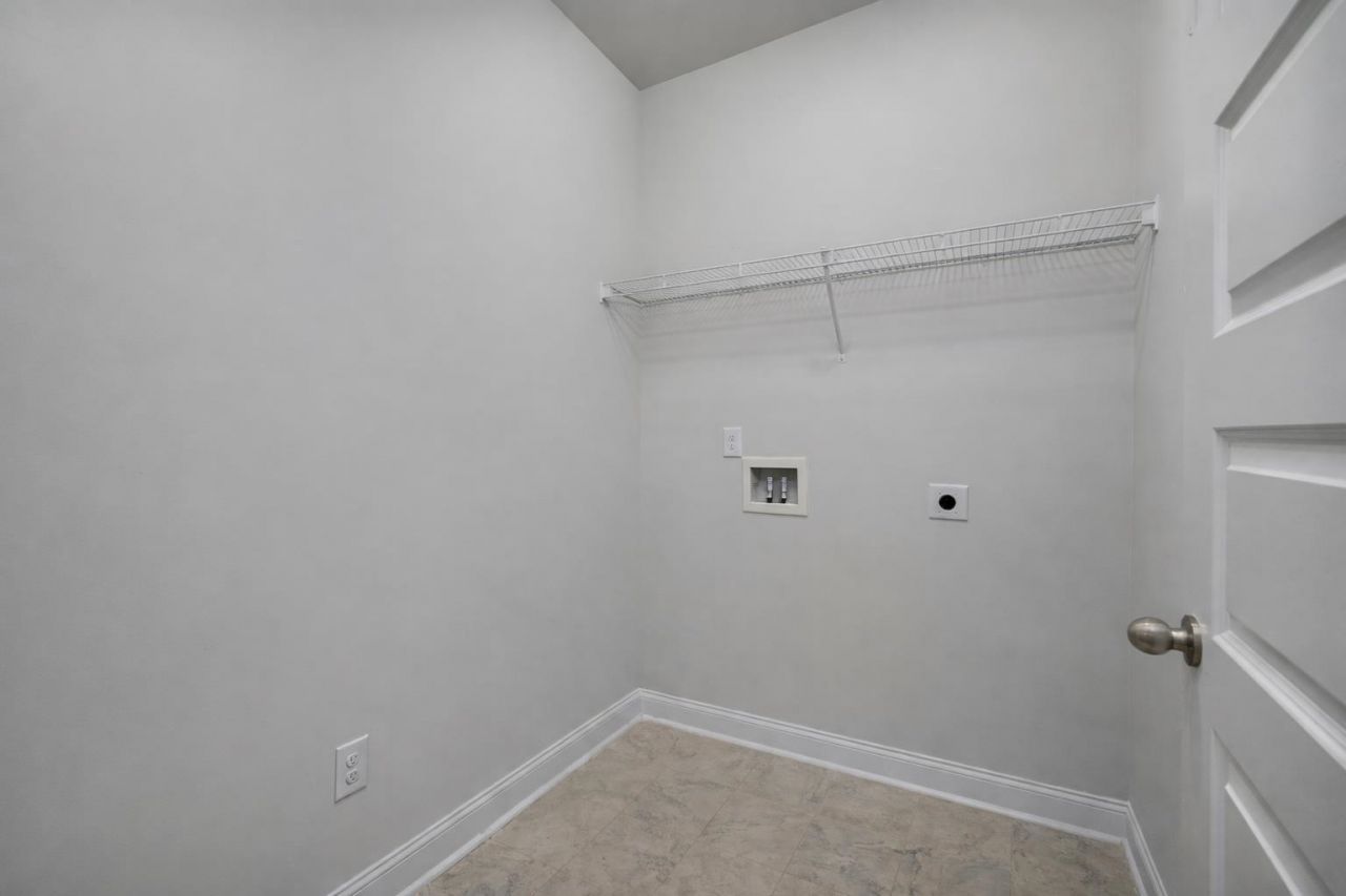 837 Harrison Mill St. Photo 16