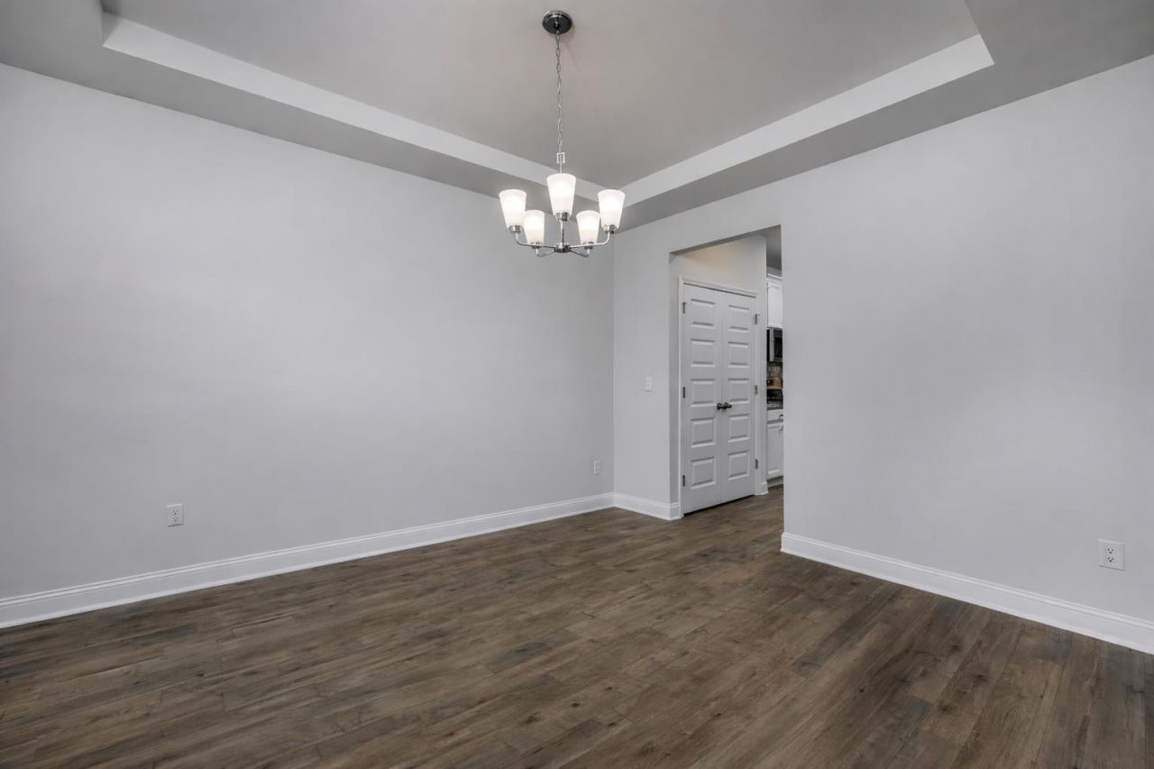 837 Harrison Mill St. Photo 4