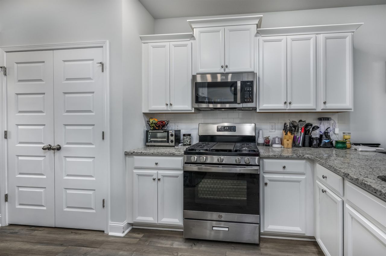 837 Harrison Mill St.  Photo 6