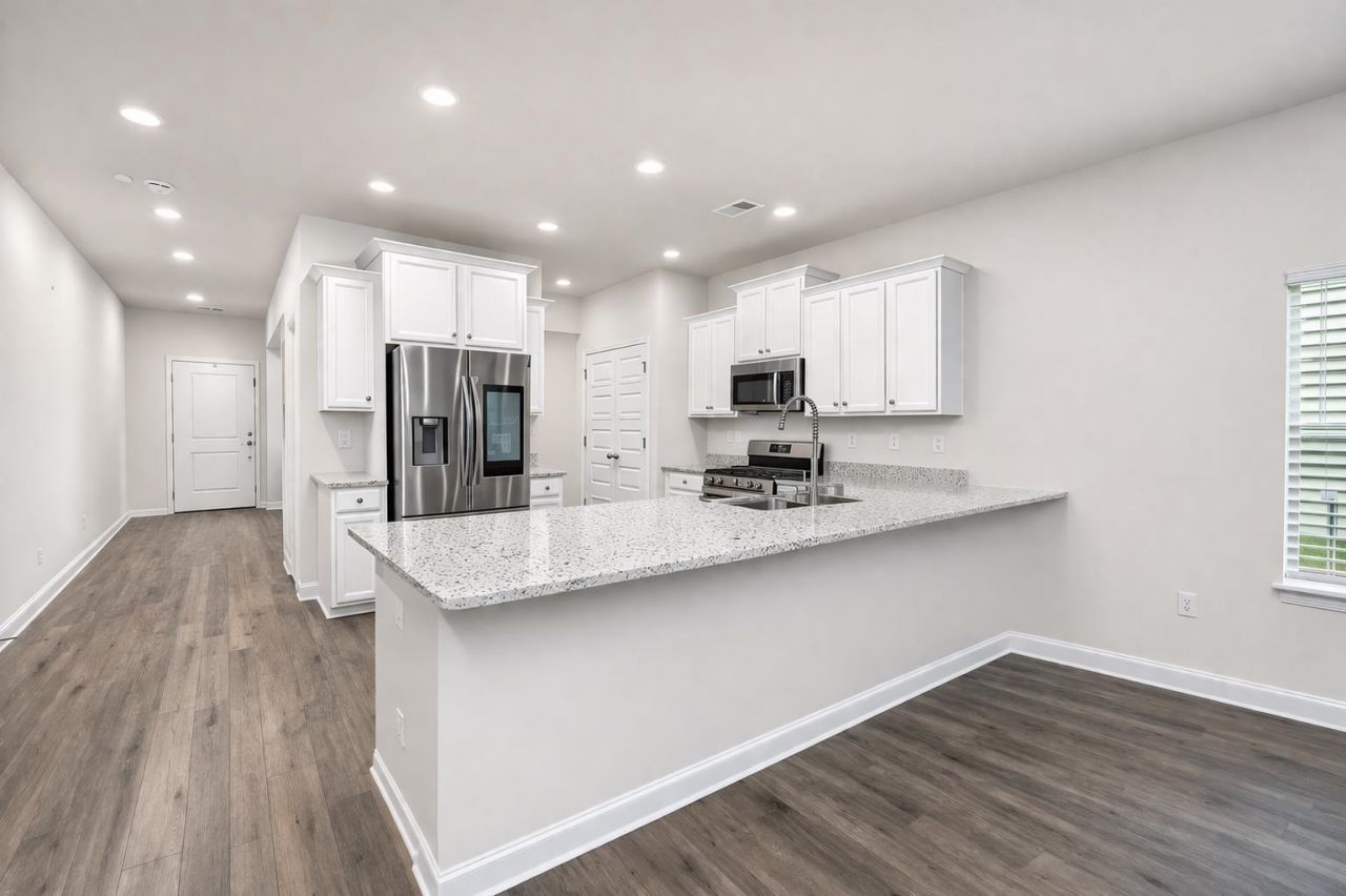 837 Harrison Mill St. Photo 7