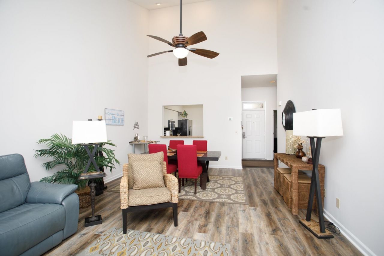 331 Wendover Ct.  Photo 4