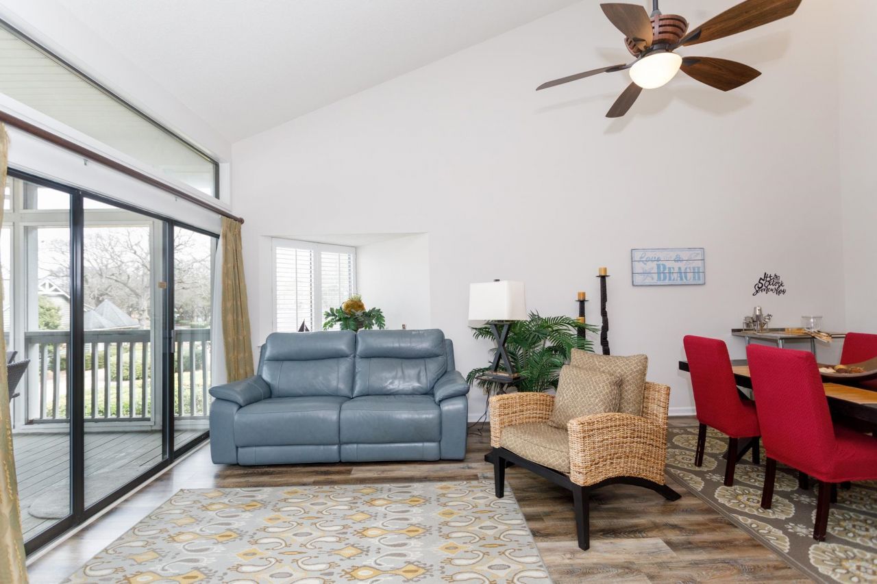 331 Wendover Ct.  Photo 5