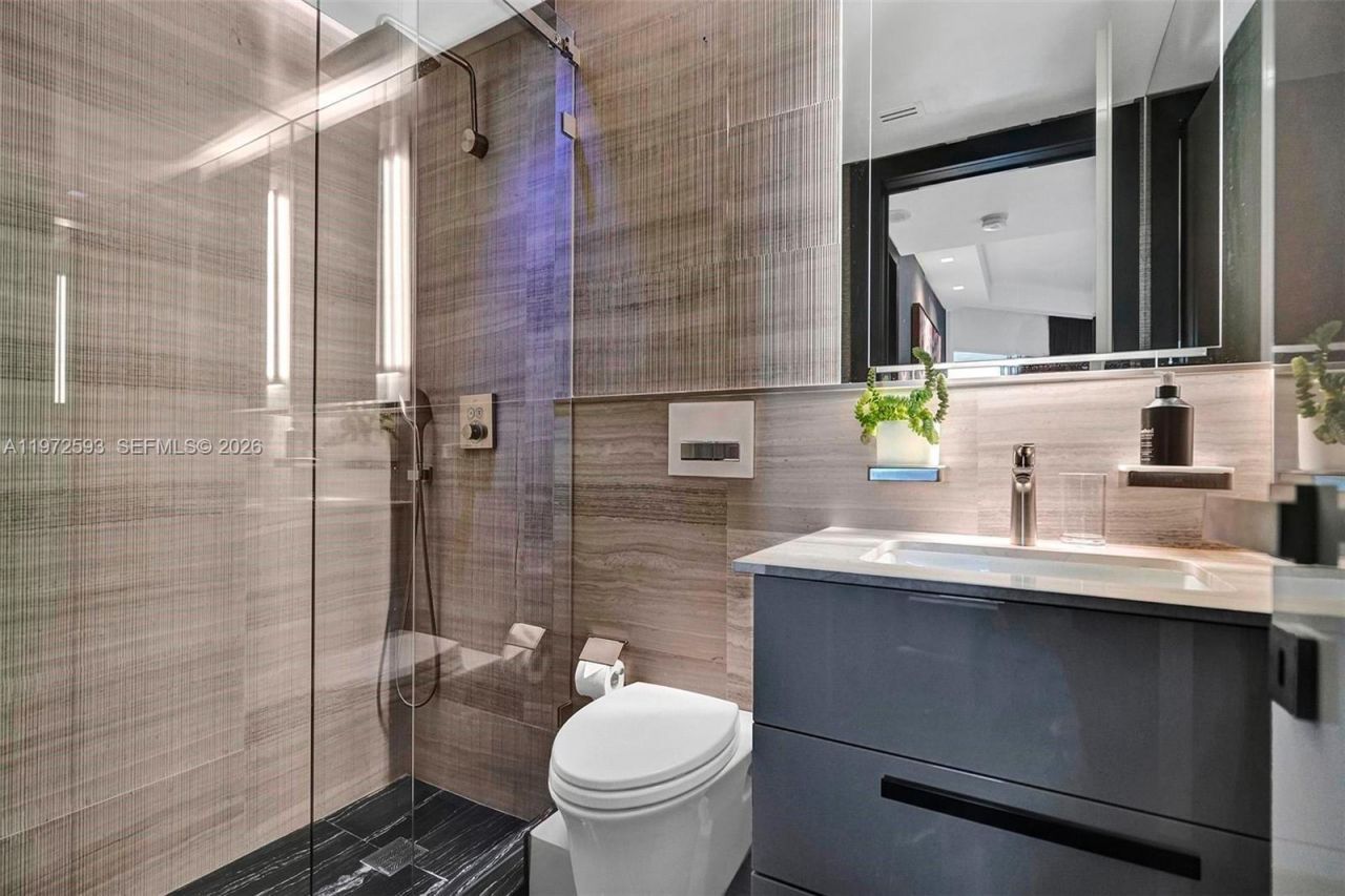 17555 Collins Ave, Unit 2107, Sunny Isles Beach, FL 33160 Photo