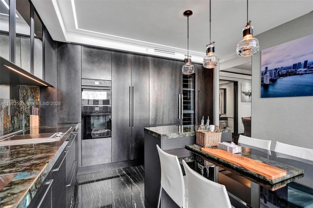 17555 Collins Ave, Unit 2107, Sunny Isles Beach, FL 33160 Photo