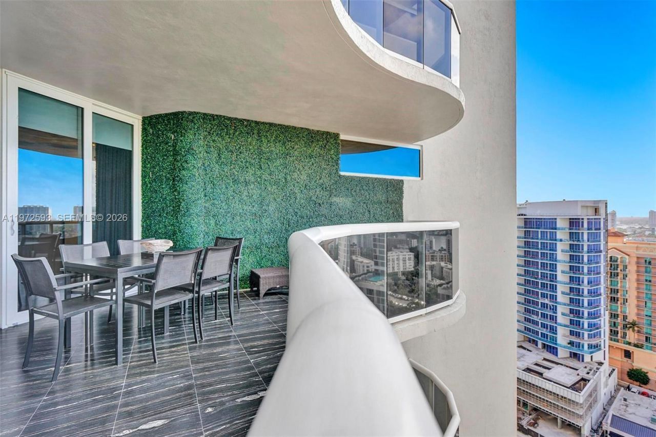 17555 Collins Ave, Unit 2107, Sunny Isles Beach, FL 33160 Photo