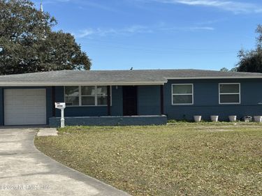 2733 ARLEX Drive E, Jacksonville, FL 32211