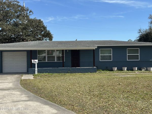 2733 ARLEX Drive E, Jacksonville, FL 32211