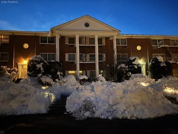 27 Maple Avenue, Unit 3B, Hastings-on-Hudson, NY 10706