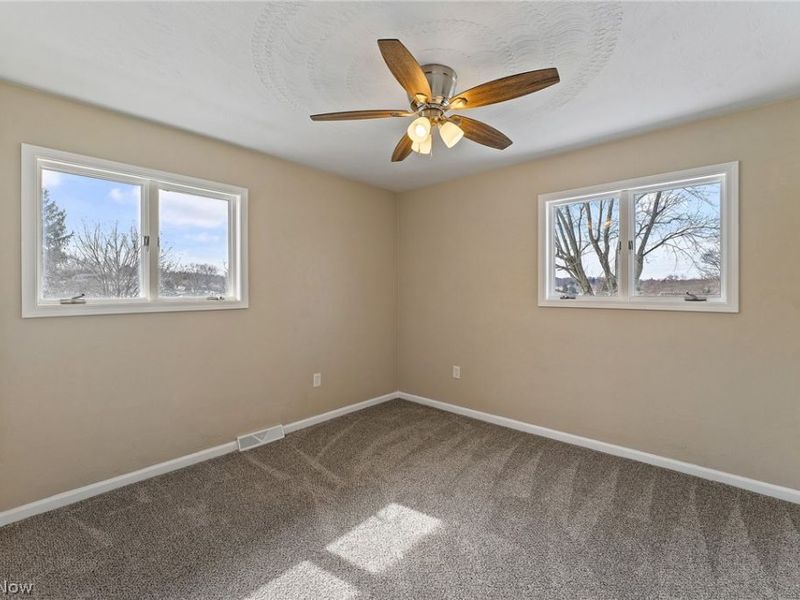 49075 Maple Lane, East Liverpool, OH 43920 Photo 18