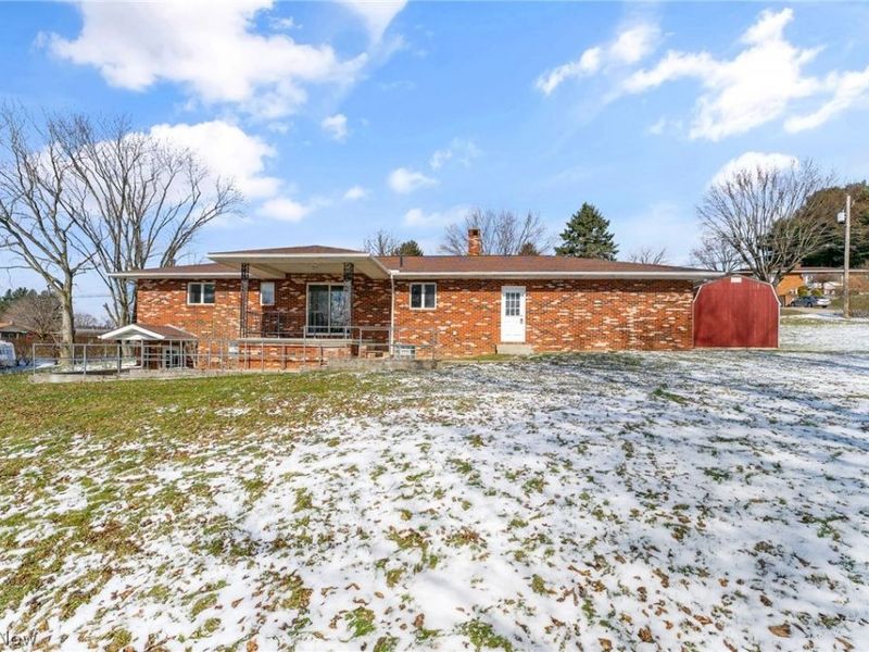 49075 Maple Lane, East Liverpool, OH 43920 Photo 2