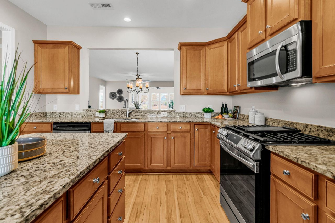 406 Waterlily Way Photo 11