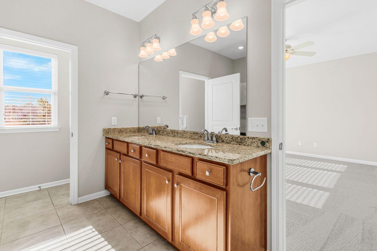 406 Waterlily Way Photo 34